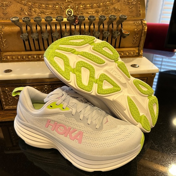 Hoka - Picture 3 of 4